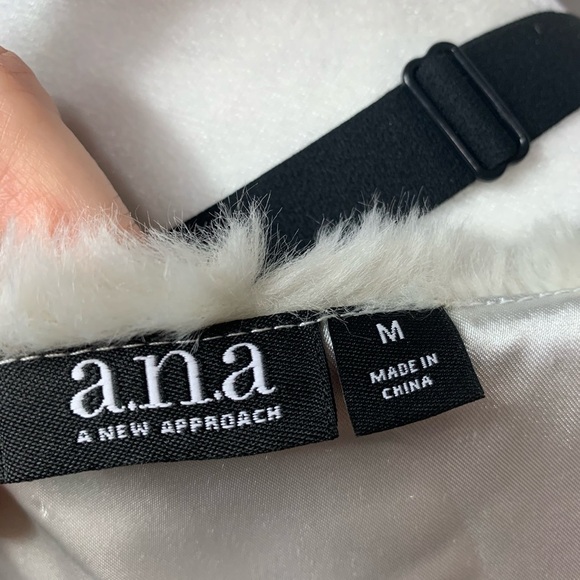 NWOT a.n.a Faux Fur Vest With Fringe Accents - Picture 6 of 7